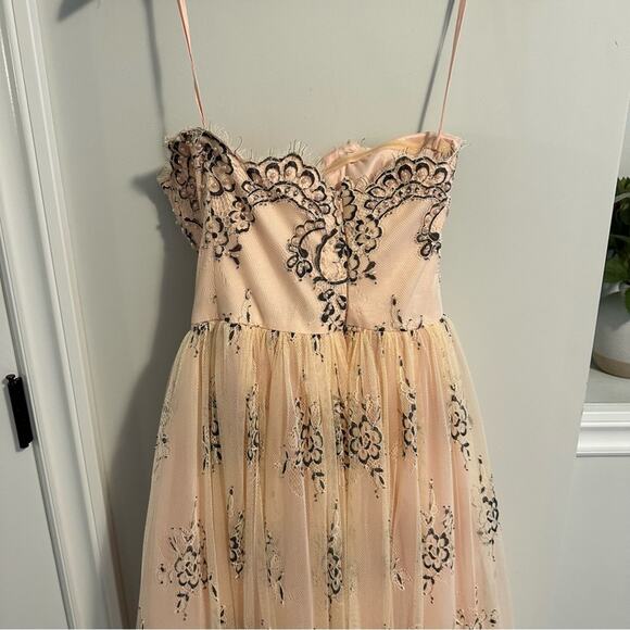 NWT MIGNON Pink Lace Pearl Tulle Sleeveless Maxi Gown 4 - Picture 7 of 11